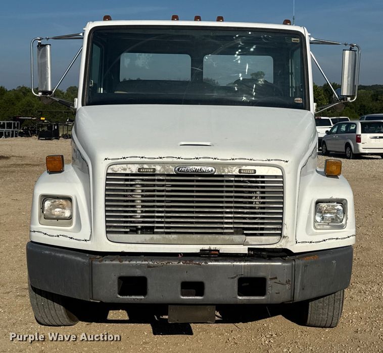 image for item DW3495 1999 Freightliner FL60 flatbed truck