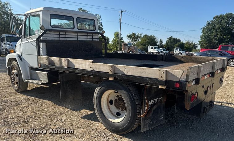 image for item DW3495 1999 Freightliner FL60 flatbed truck