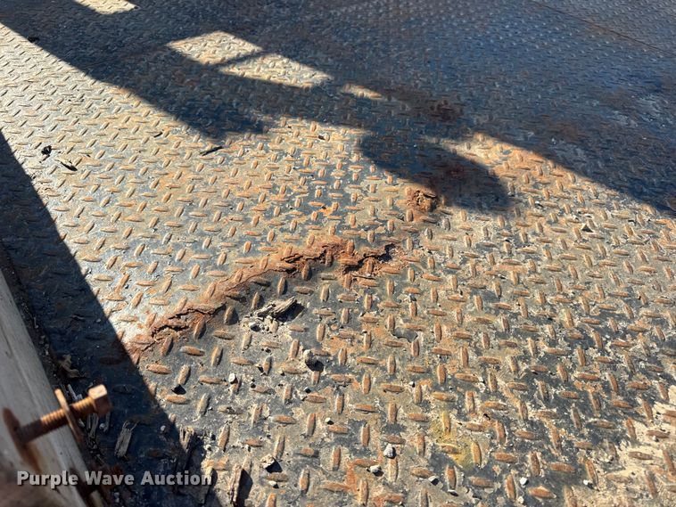 image for item DW3495 1999 Freightliner FL60 flatbed truck