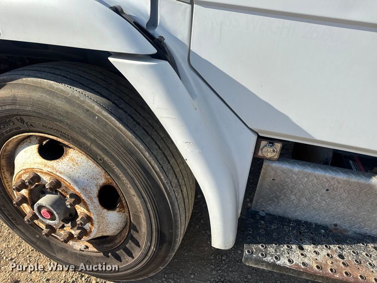 image for item DW3495 1999 Freightliner FL60 flatbed truck