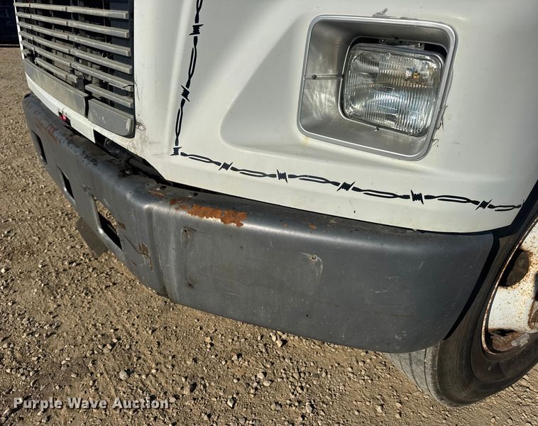 image for item DW3495 1999 Freightliner FL60 flatbed truck