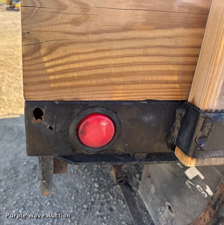 image for item DW3495 1999 Freightliner FL60 flatbed truck