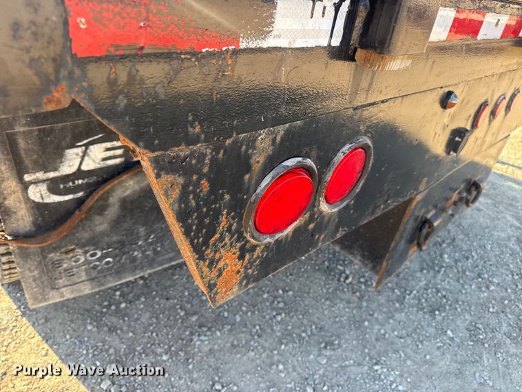 image for item DW3495 1999 Freightliner FL60 flatbed truck