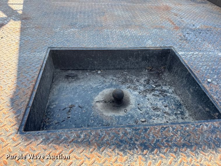 image for item DW3495 1999 Freightliner FL60 flatbed truck