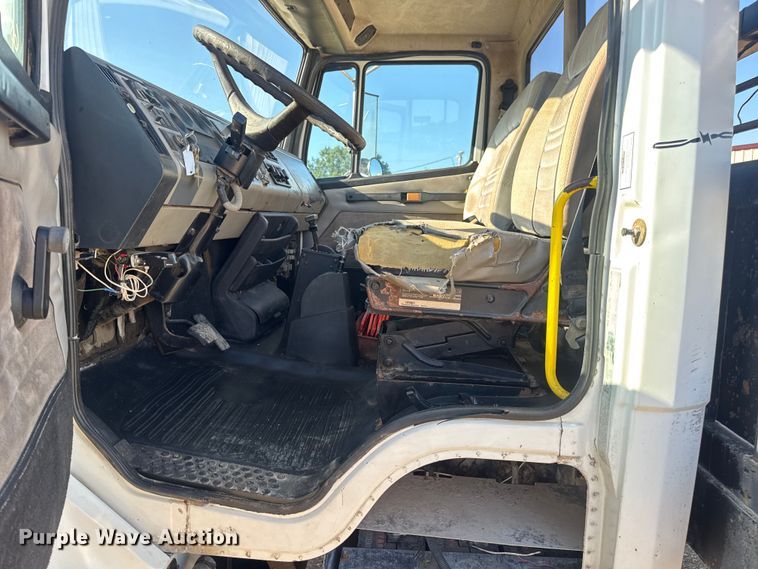 image for item DW3495 1999 Freightliner FL60 flatbed truck