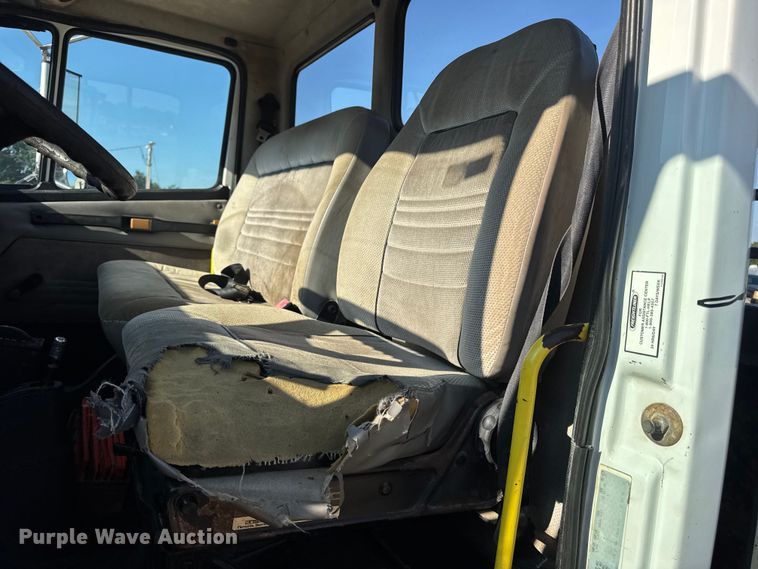 image for item DW3495 1999 Freightliner FL60 flatbed truck