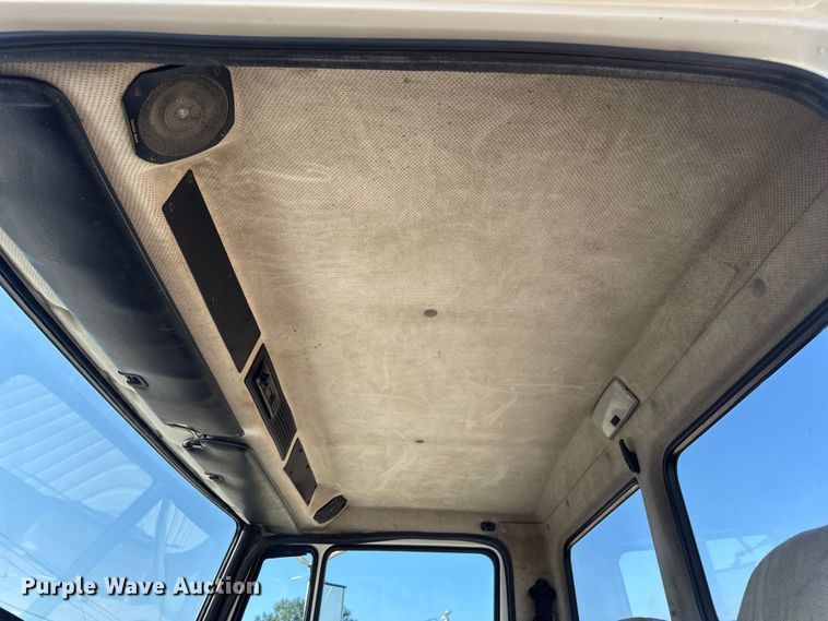 image for item DW3495 1999 Freightliner FL60 flatbed truck