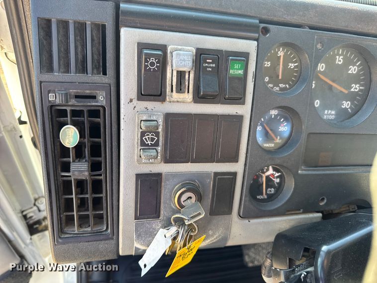 image for item DW3495 1999 Freightliner FL60 flatbed truck