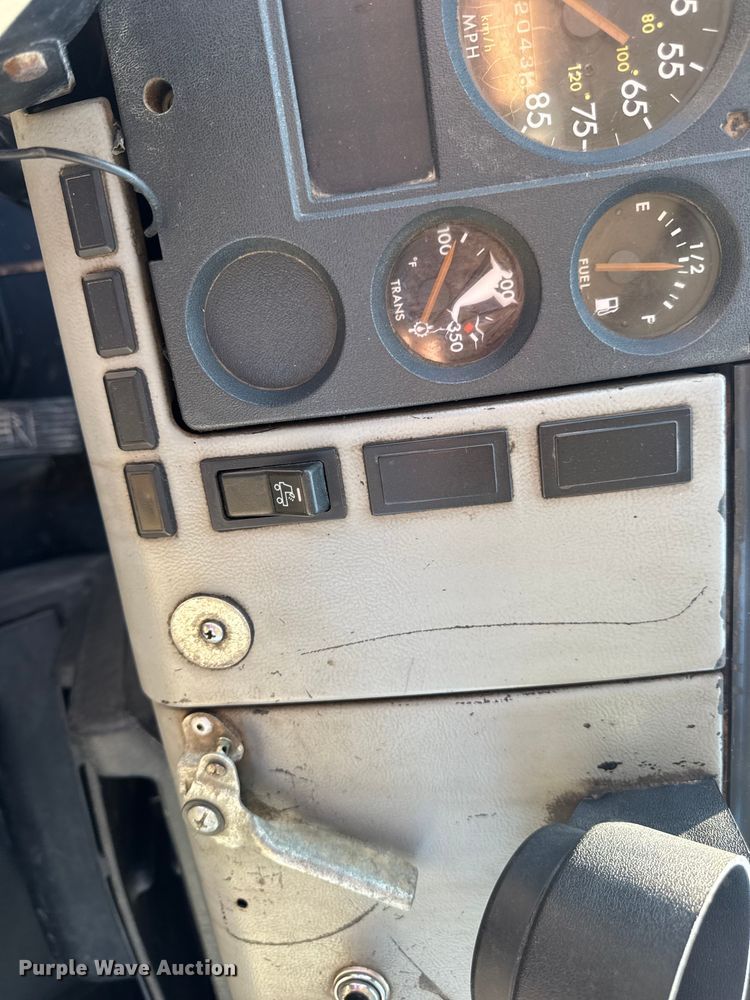 image for item DW3495 1999 Freightliner FL60 flatbed truck