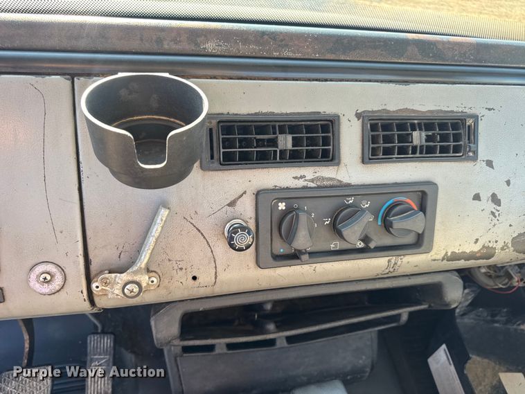 image for item DW3495 1999 Freightliner FL60 flatbed truck