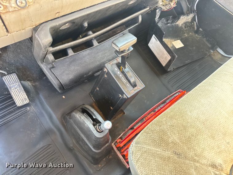 image for item DW3495 1999 Freightliner FL60 flatbed truck