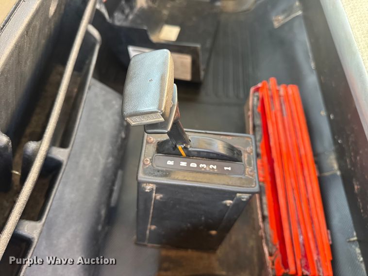 image for item DW3495 1999 Freightliner FL60 flatbed truck