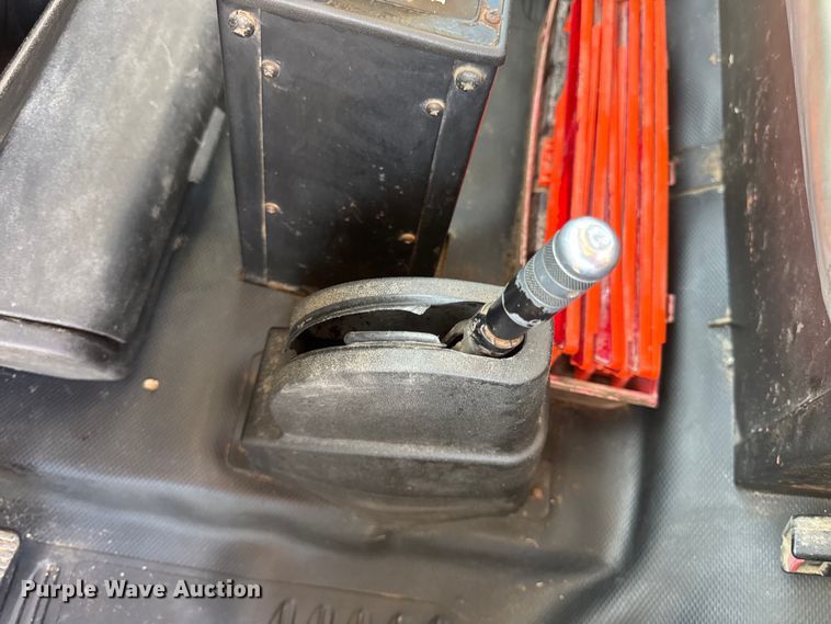 image for item DW3495 1999 Freightliner FL60 flatbed truck