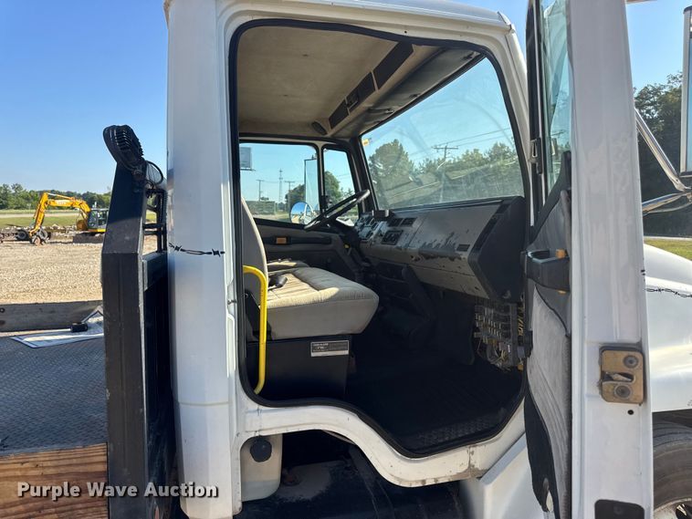 image for item DW3495 1999 Freightliner FL60 flatbed truck