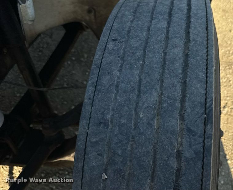 image for item DW3495 1999 Freightliner FL60 flatbed truck