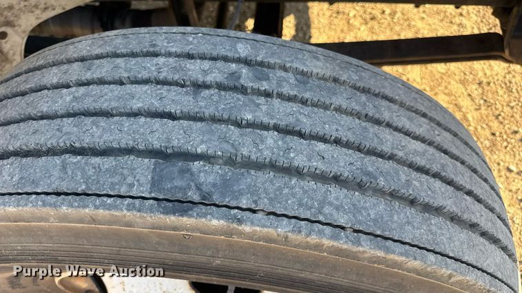 image for item DW3495 1999 Freightliner FL60 flatbed truck