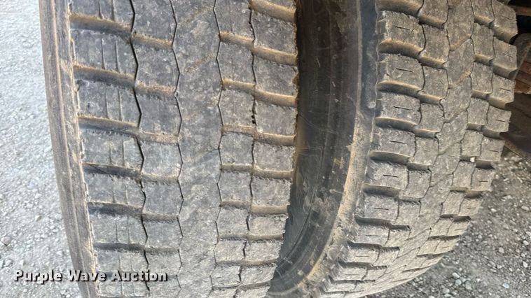 image for item DW3495 1999 Freightliner FL60 flatbed truck