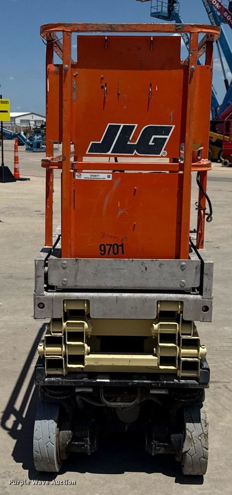 image for item DX5677 2011 JLG 1930ES scissor lift