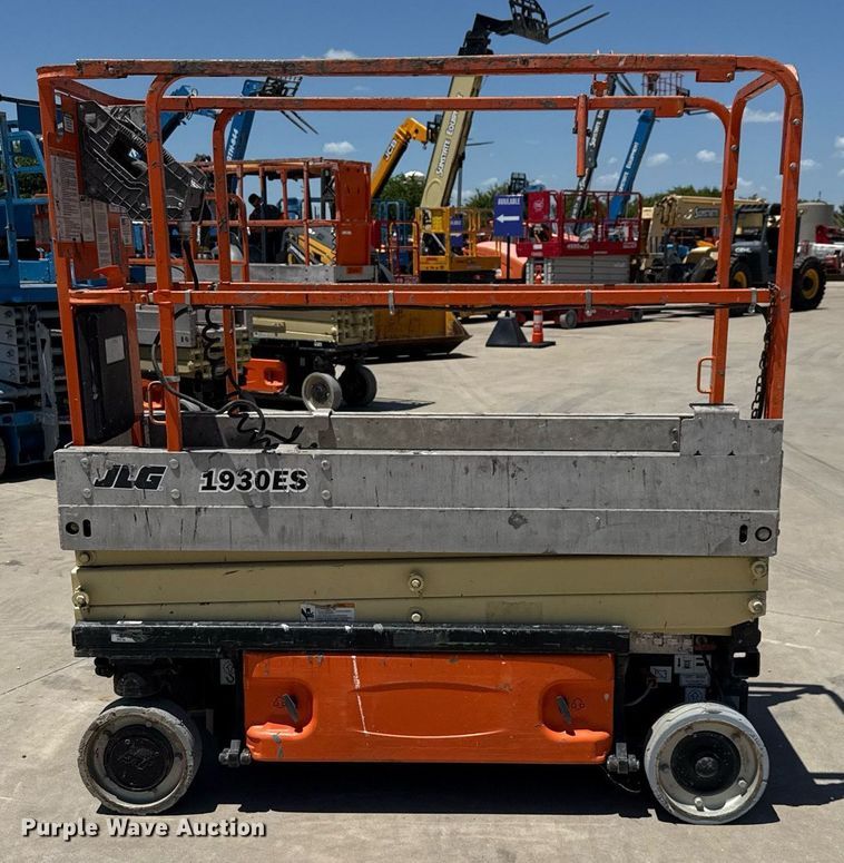 image for item DX5677 2011 JLG 1930ES scissor lift