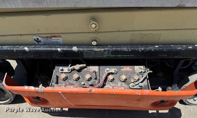 image for item DX5677 2011 JLG 1930ES scissor lift