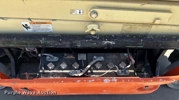 image for item DX5677 2011 JLG 1930ES scissor lift