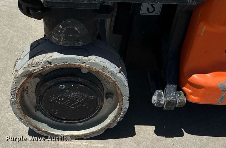 image for item DX5677 2011 JLG 1930ES scissor lift