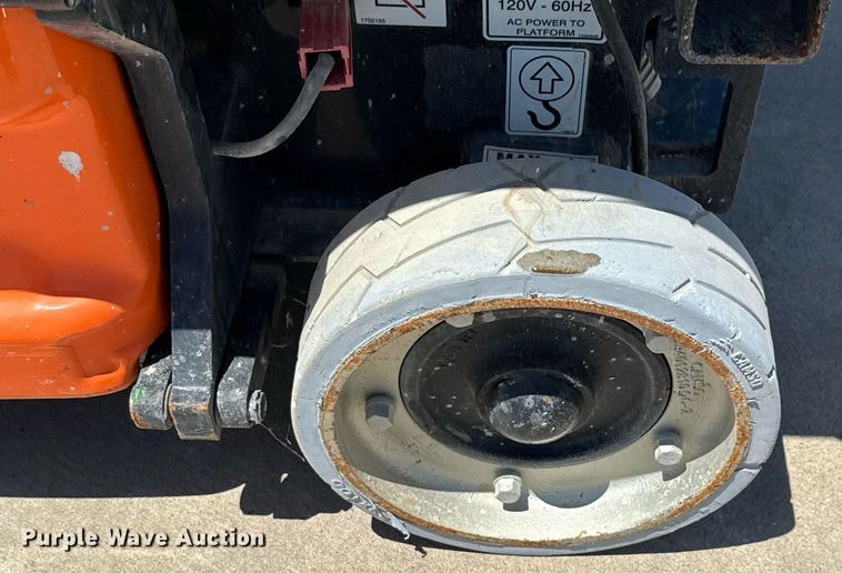 image for item DX5677 2011 JLG 1930ES scissor lift