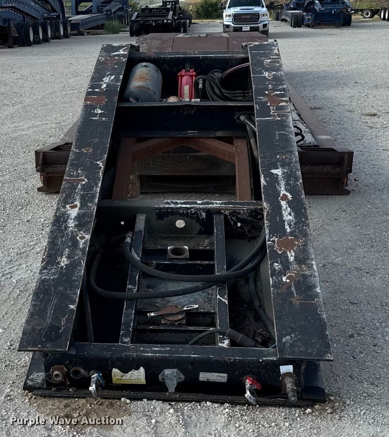 image for item DX5695 2010 Eager Beaver 50GSL-PT lowboy equipment trailer