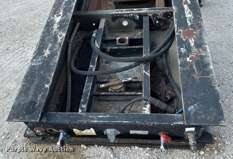 image for item DX5695 2010 Eager Beaver 50GSL-PT lowboy equipment trailer