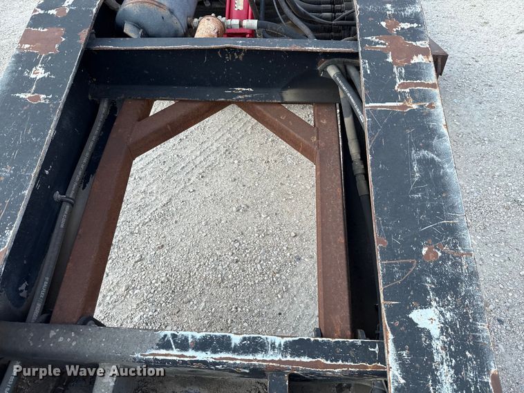 image for item DX5695 2010 Eager Beaver 50GSL-PT lowboy equipment trailer