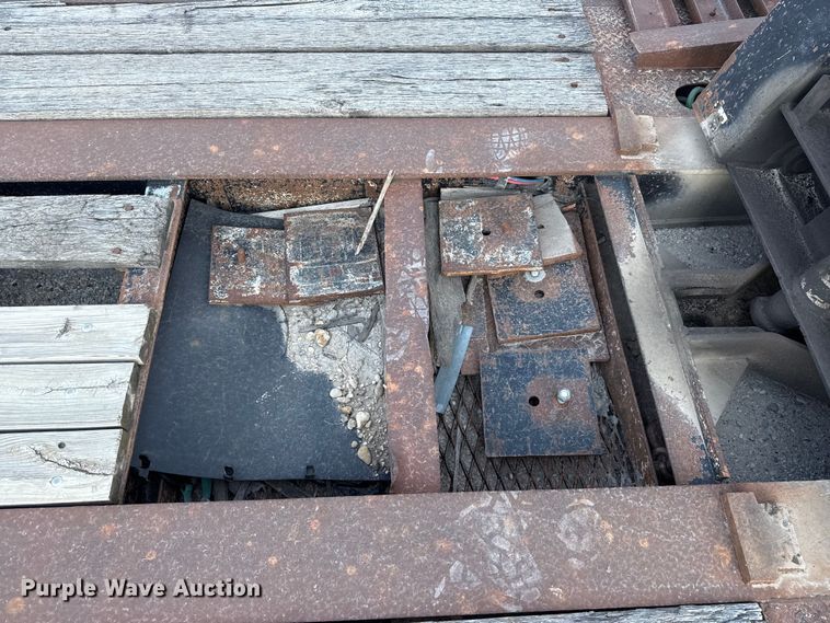 image for item DX5695 2010 Eager Beaver 50GSL-PT lowboy equipment trailer