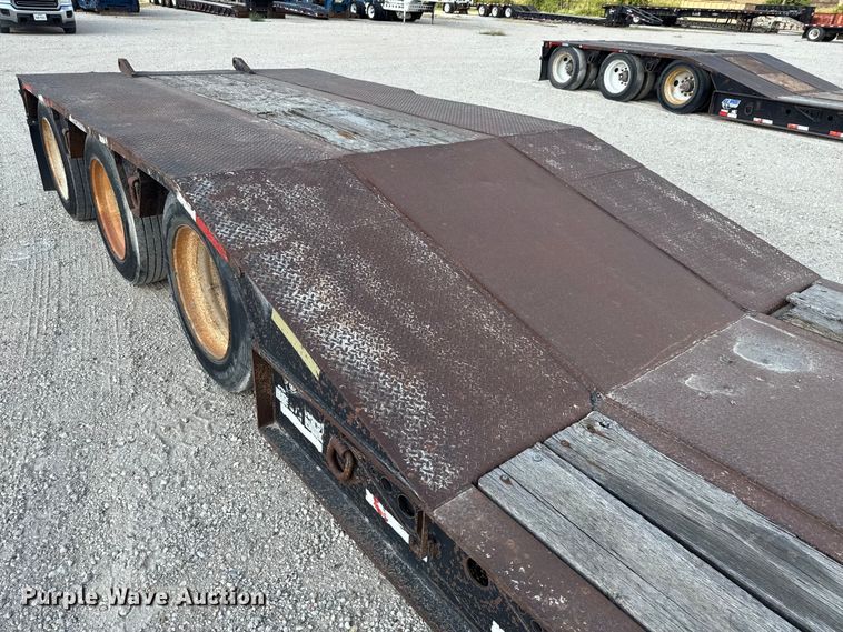 image for item DX5695 2010 Eager Beaver 50GSL-PT lowboy equipment trailer