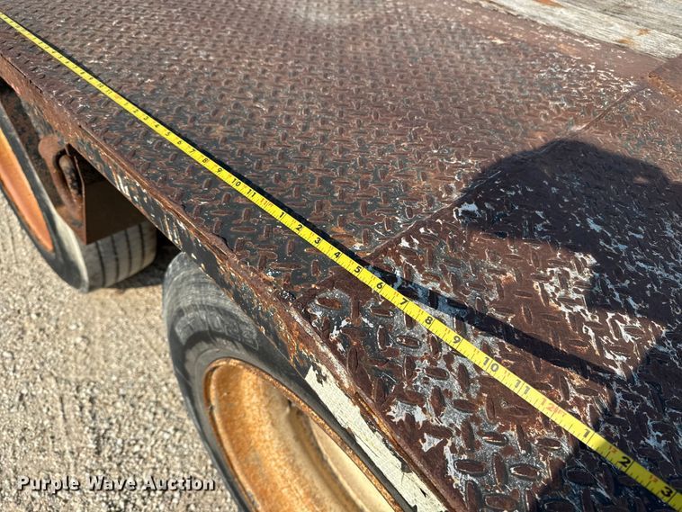 image for item DX5695 2010 Eager Beaver 50GSL-PT lowboy equipment trailer