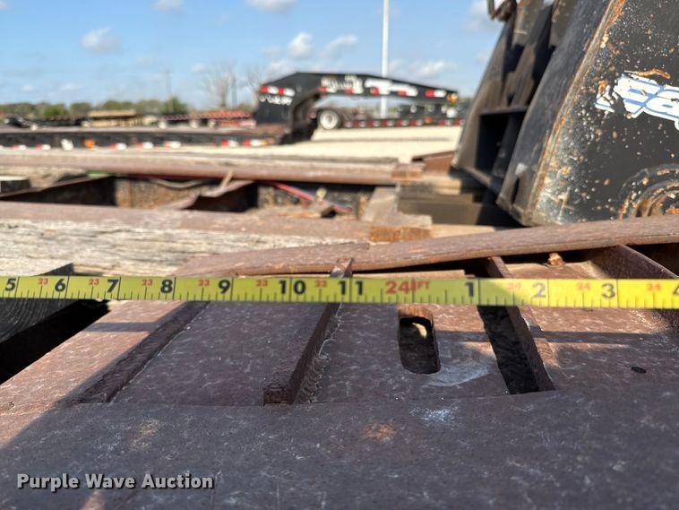 image for item DX5695 2010 Eager Beaver 50GSL-PT lowboy equipment trailer