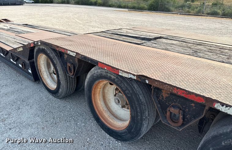 image for item DX5695 2010 Eager Beaver 50GSL-PT lowboy equipment trailer