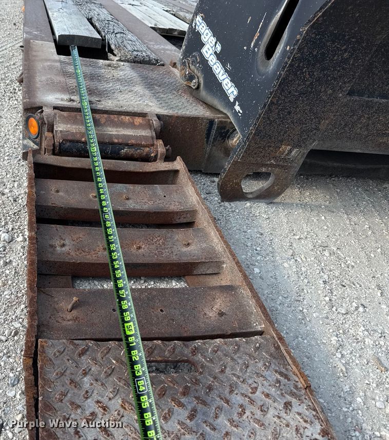 image for item DX5695 2010 Eager Beaver 50GSL-PT lowboy equipment trailer