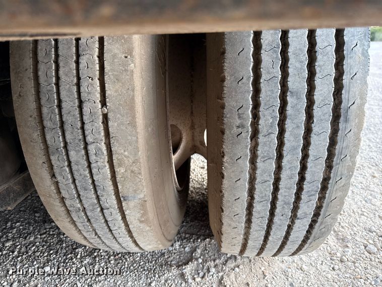 image for item DX5695 2010 Eager Beaver 50GSL-PT lowboy equipment trailer