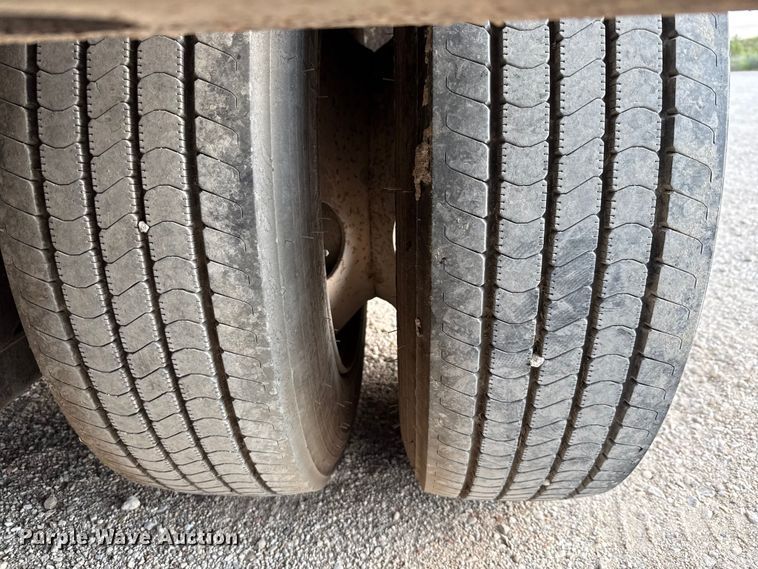 image for item DX5695 2010 Eager Beaver 50GSL-PT lowboy equipment trailer