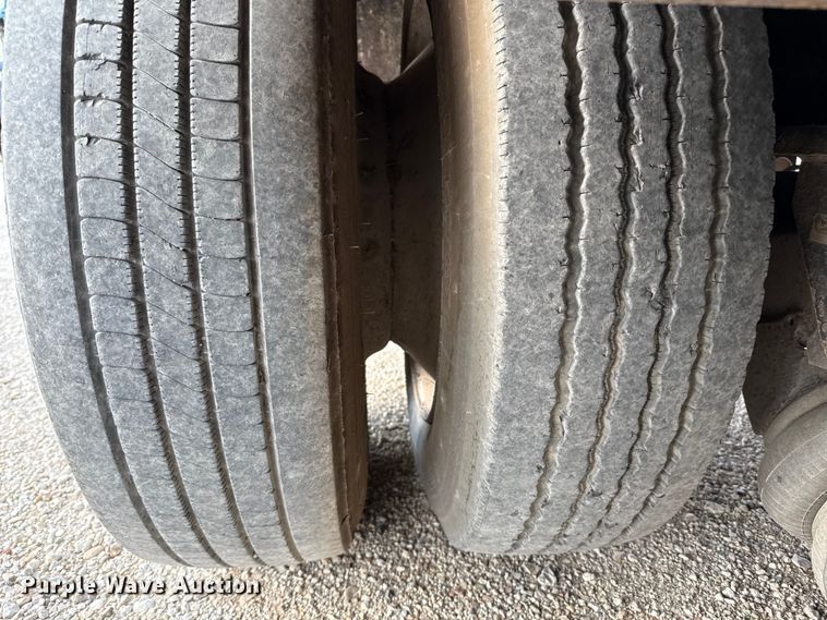 image for item DX5695 2010 Eager Beaver 50GSL-PT lowboy equipment trailer