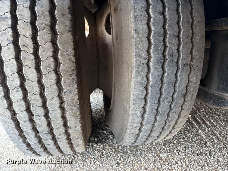 image for item DX5695 2010 Eager Beaver 50GSL-PT lowboy equipment trailer