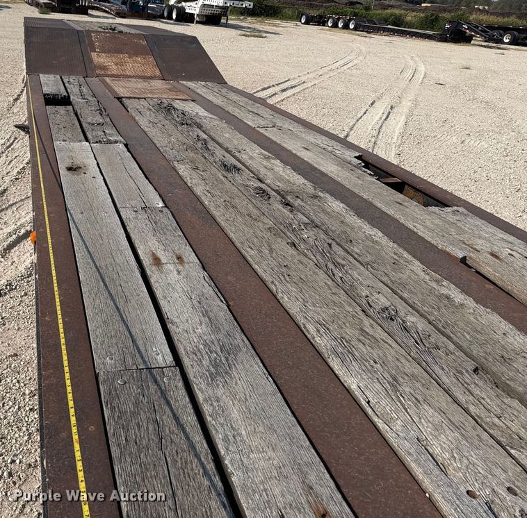 image for item DX5696 2011 Eager Beaver 50GSL-PT lowboy equipment trailer