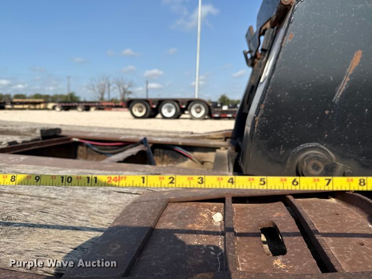 image for item DX5696 2011 Eager Beaver 50GSL-PT lowboy equipment trailer