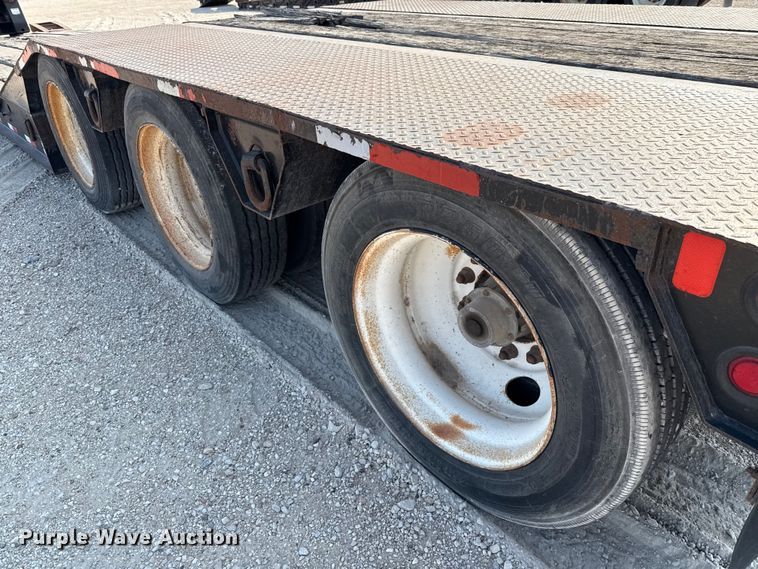 image for item DX5696 2011 Eager Beaver 50GSL-PT lowboy equipment trailer