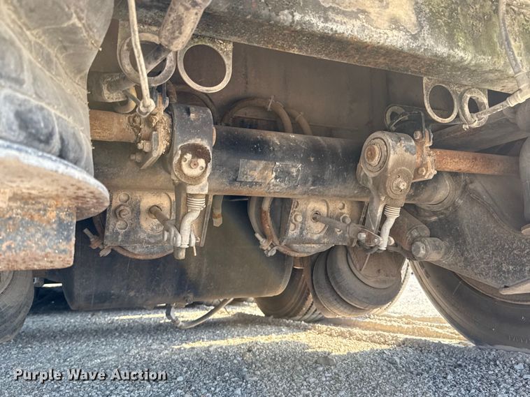 image for item DX5696 2011 Eager Beaver 50GSL-PT lowboy equipment trailer