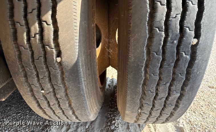 image for item DX5696 2011 Eager Beaver 50GSL-PT lowboy equipment trailer