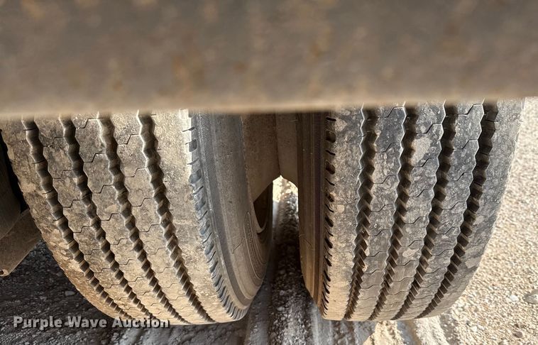 image for item DX5696 2011 Eager Beaver 50GSL-PT lowboy equipment trailer