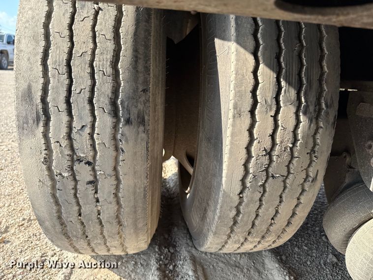 image for item DX5696 2011 Eager Beaver 50GSL-PT lowboy equipment trailer