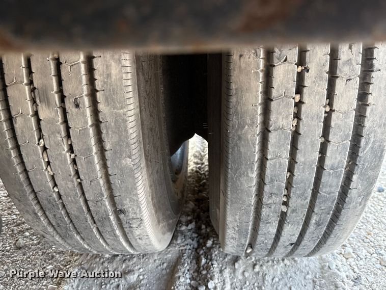 image for item DX5696 2011 Eager Beaver 50GSL-PT lowboy equipment trailer