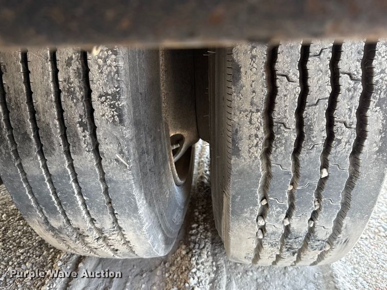 image for item DX5696 2011 Eager Beaver 50GSL-PT lowboy equipment trailer