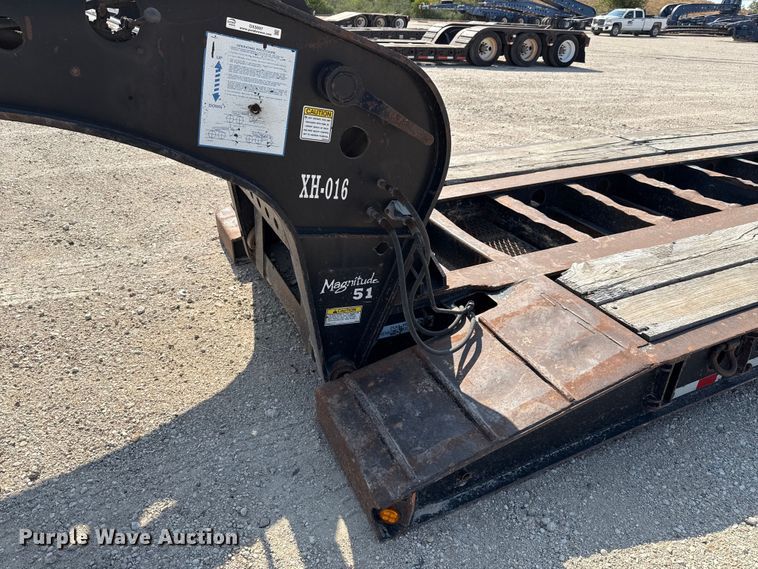 image for item DX5697 2008 Fontaine Magnitude 51 low boy equipment trailer